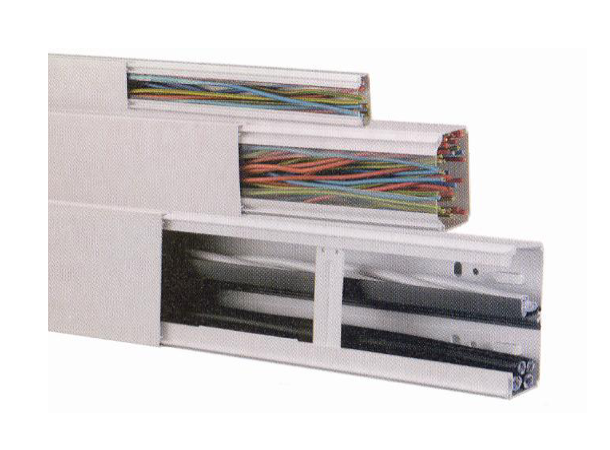 Maxeta Viadis   kanal m/lokk og tape 10mm x 10mm x 2000mm, selges pr meter 