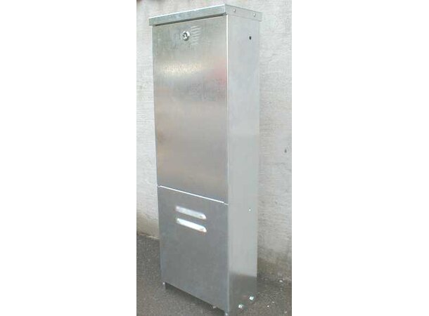 NGM Skap 30 cm med lås firkant b x h x d =300x910x150mm 