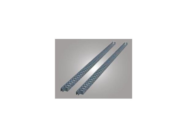 Triarca Orion 19" skinner for 136/138 19" ETSI maks. belasting 200 kg. 