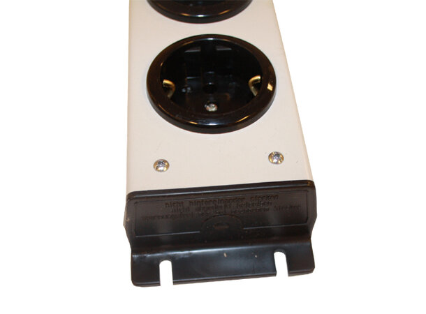 Strømskinne  6 stk Schuko - C20 3m 19" 