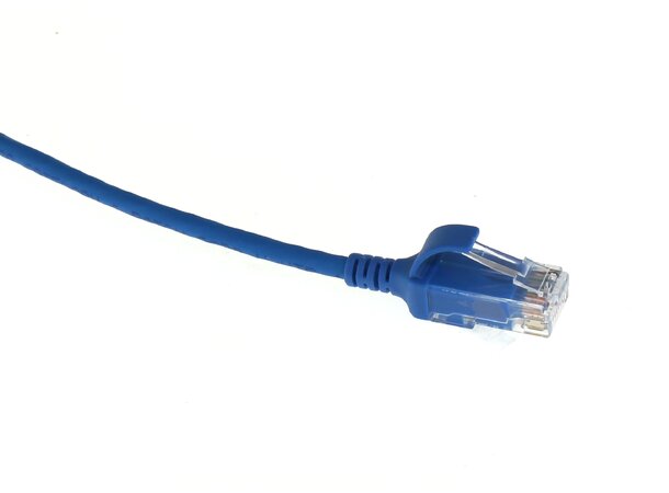 ECS Slim patch C6 U/UTP Blå  2,0m AWG28 LSZH Uskjermet 