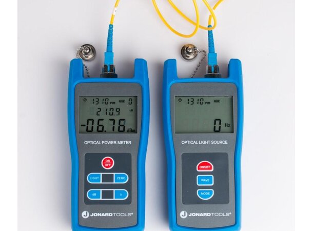 FLS-55 Single & multimode light source FC/LC/SC (PC/UPC) adaptors,-7dBm 